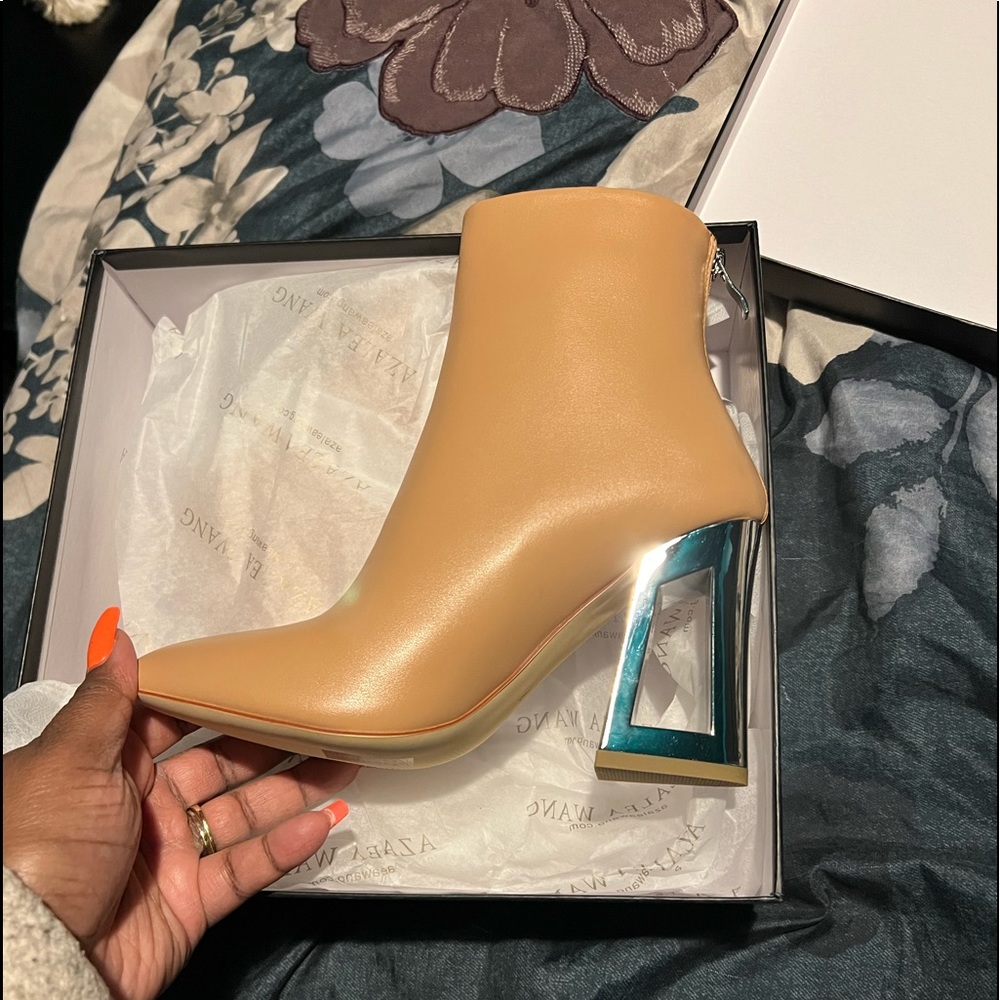 AZALEA WANG I KNOW YOU HEARD ABOUT ME BLOCK HEEL BOOTIE IN TAUPE SIZE 7